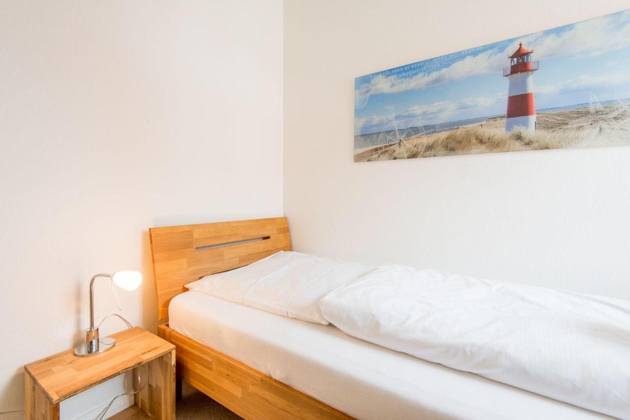 Wenningstedter Weg Haushaelfte B Holiday home Westerland