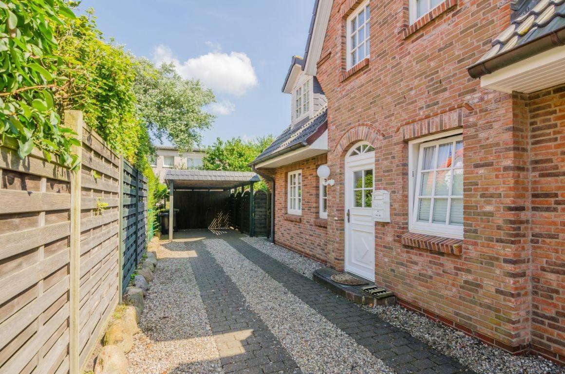Wenningstedter Weg Haushaelfte B Holiday home